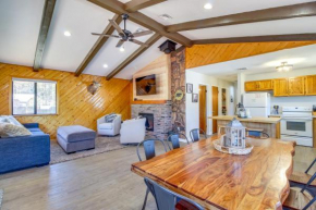 Peaceful Pinetop Cabin with Fireplace and Grill!